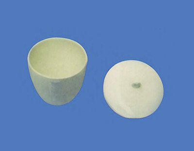 Creuset en porcelaine forme moyenne avec couvercle